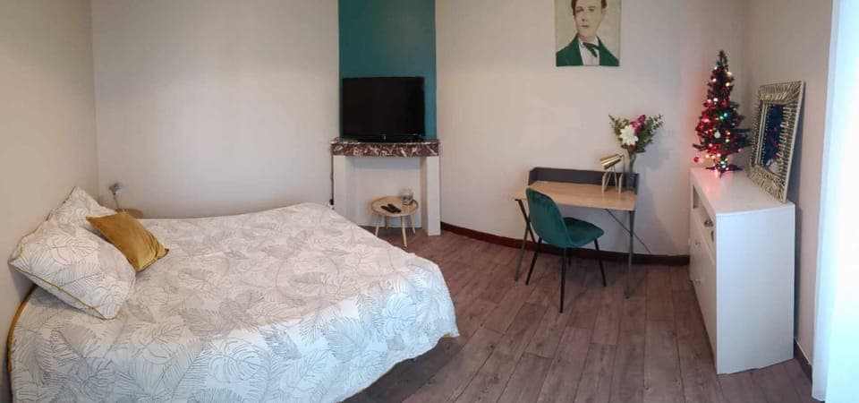 Photo of the whole room