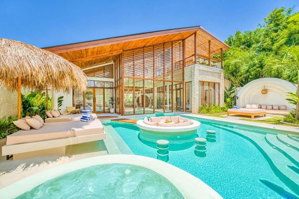 Day, View (from property/room), Pool view, Swimming pool, sunbed