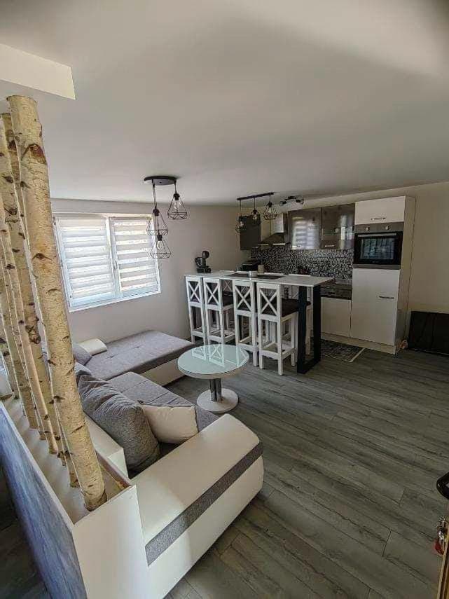 Living room, Seating area, Dining area, oven, stove