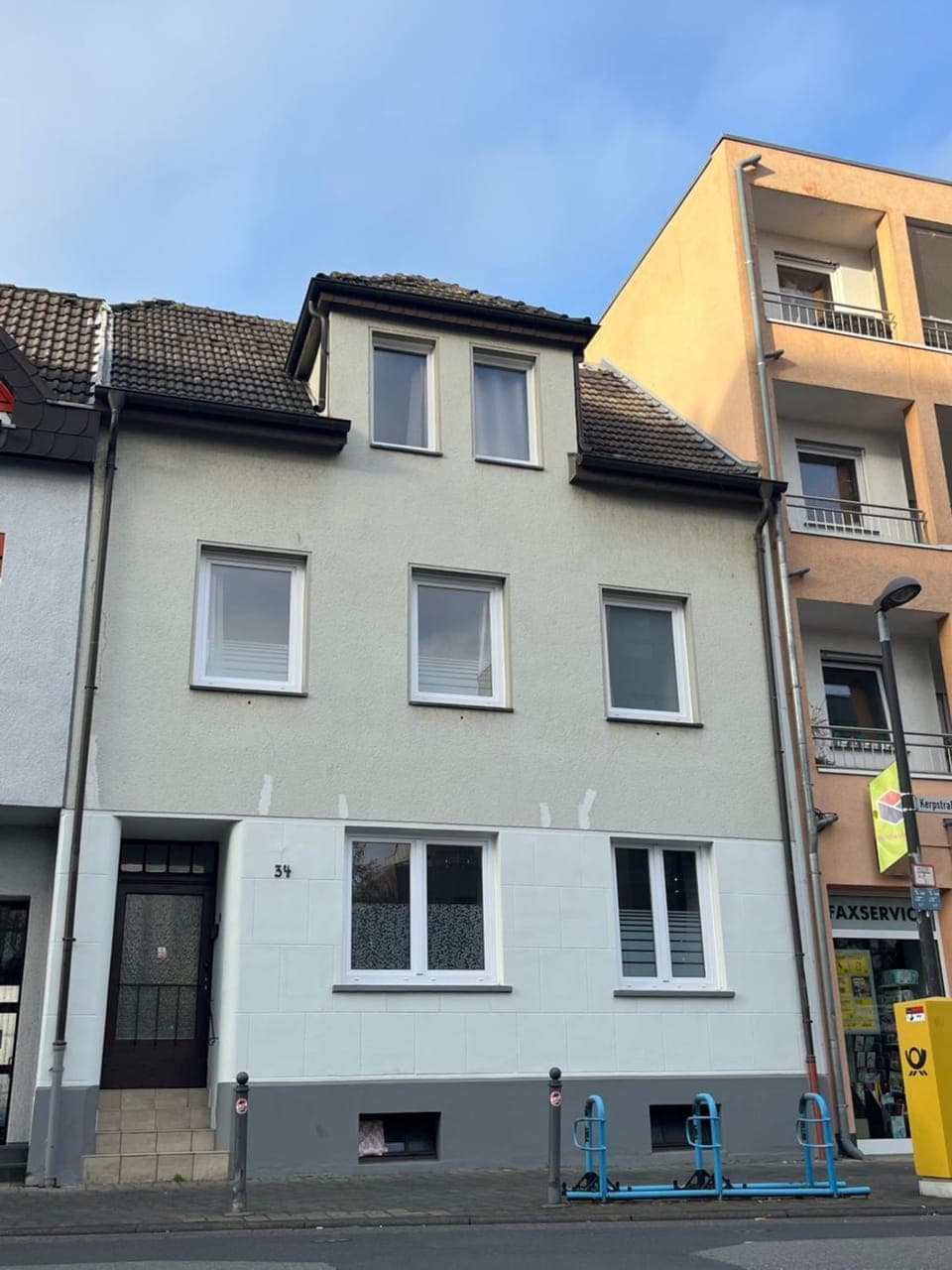 Property building, Neighbourhood