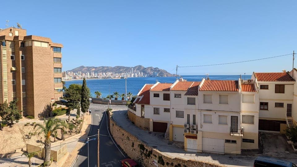 Sea view, Street view