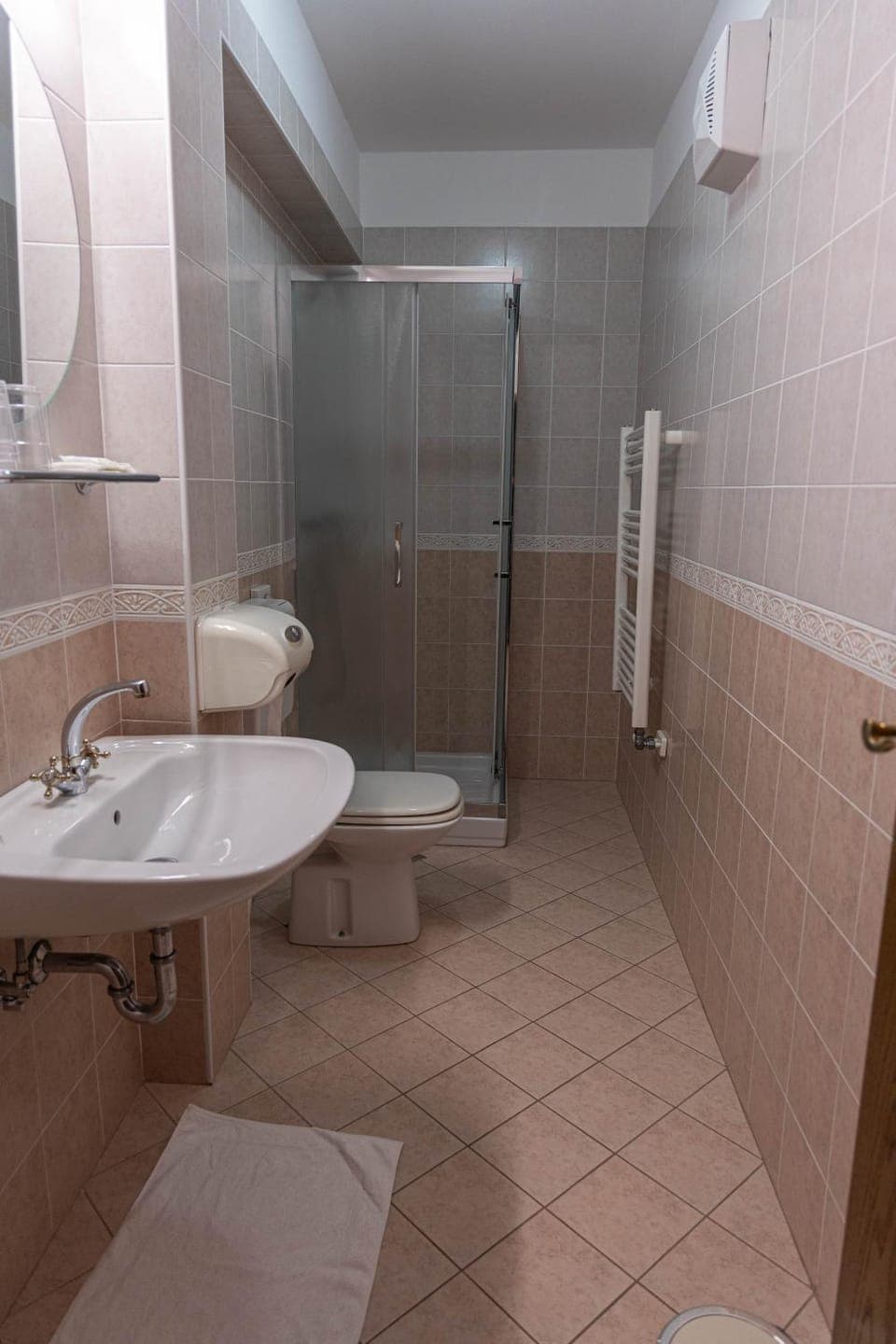 Shower, Toilet, Bathroom