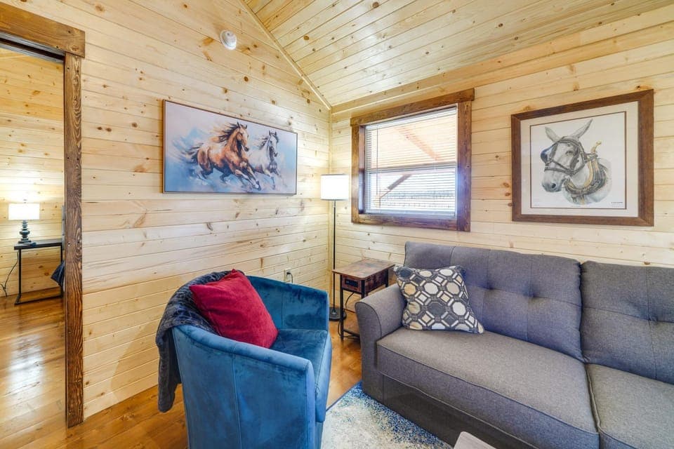31 Mi to Louisville: Cabin on 235 Acres! Cabin in Indiana