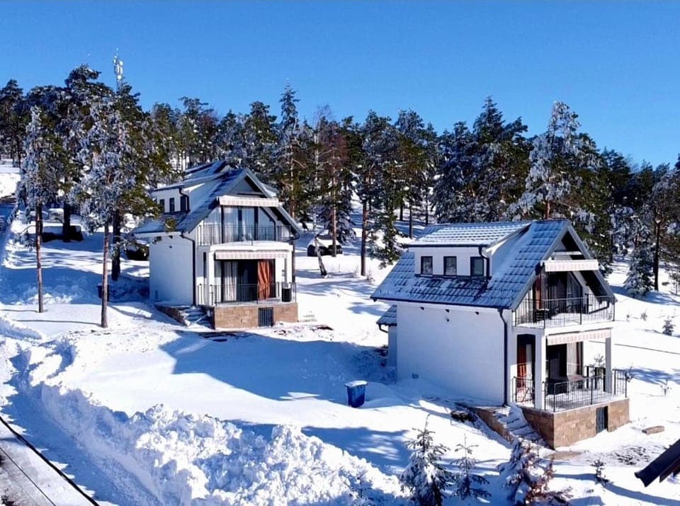 Property building, Winter