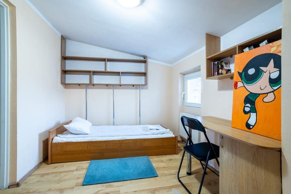 Bed, Photo of the whole room, Bedroom