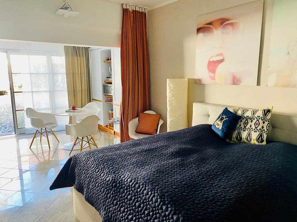 Bed, Living room, Photo of the whole room