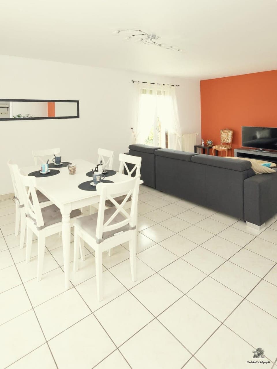 Living room, Dining area