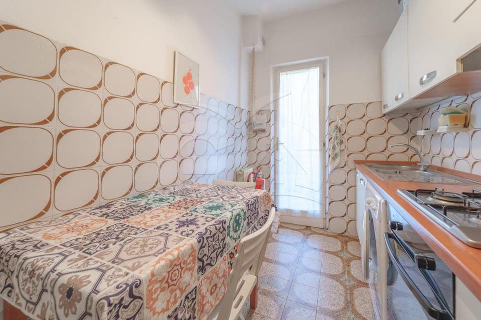 Kitchen or kitchenette, oven, stove