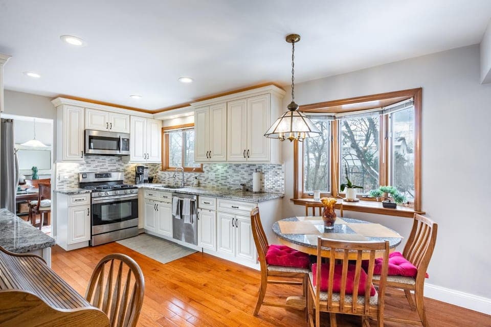 Kitchen or kitchenette, Dining area, dishwasher, oven, stove, toaster
