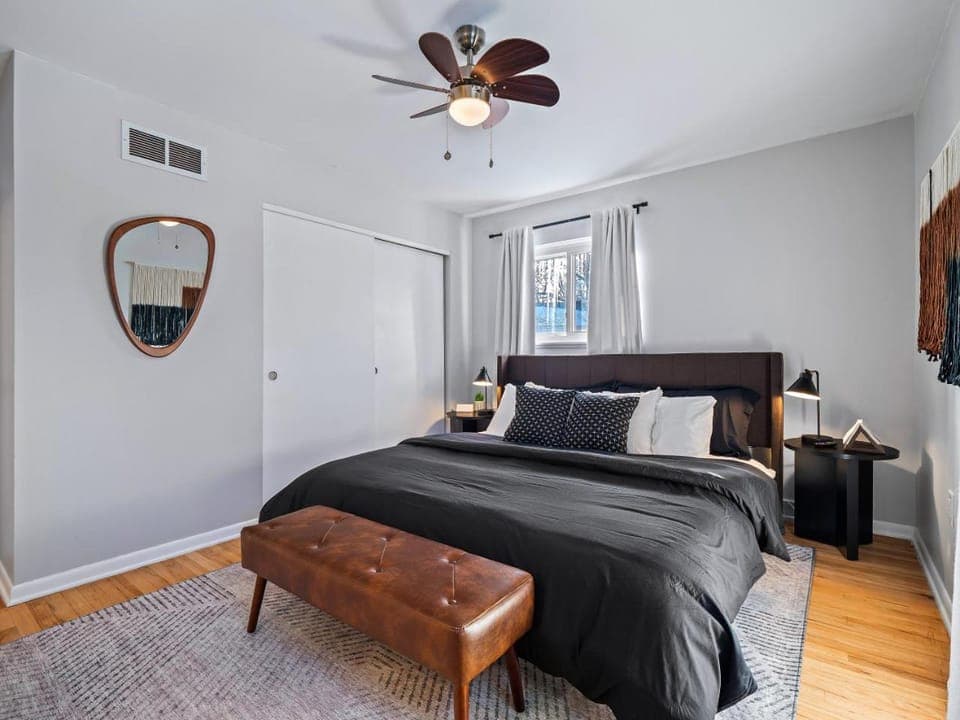 Bed, Photo of the whole room, Bedroom