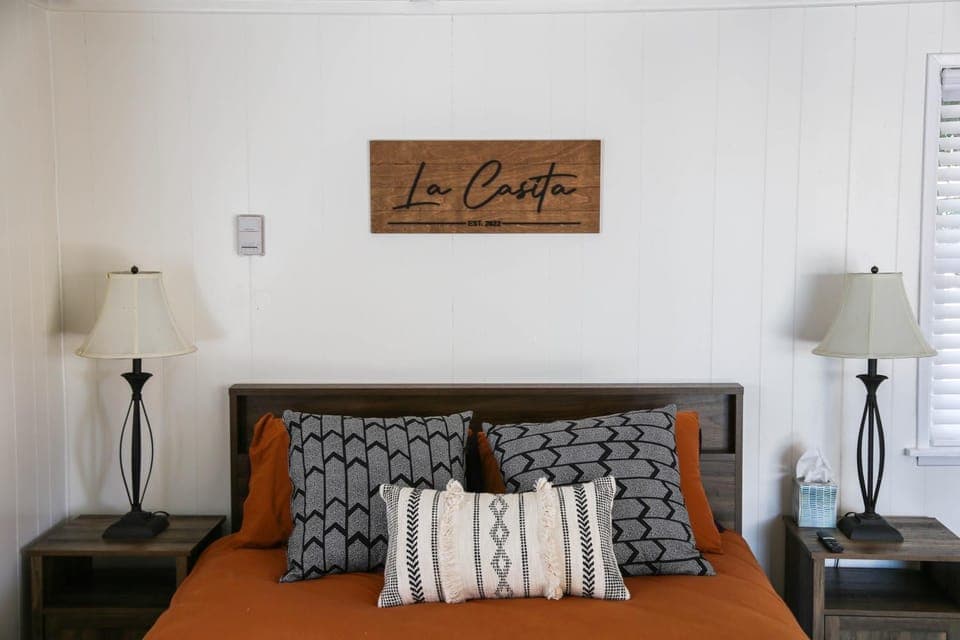 Bed, Living room