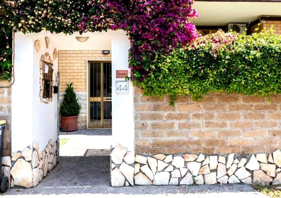 Property building, Facade/entrance, Spring, Day, Garden, Garden view