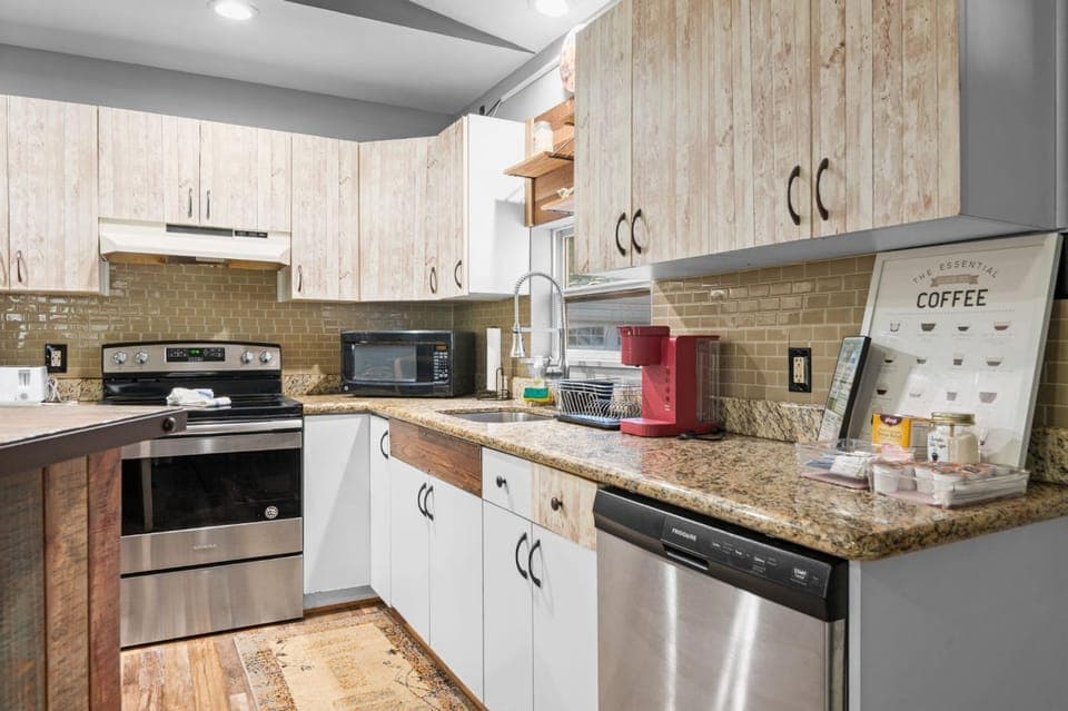 Cabin Oasis - Nestled in the Woods Seclusion Cabin in Tunkhannock Township