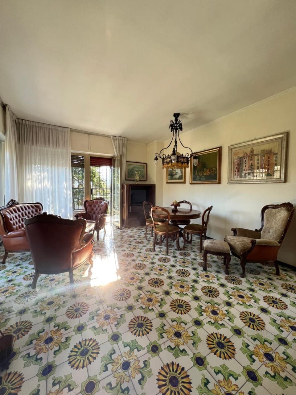 Living room, Seating area