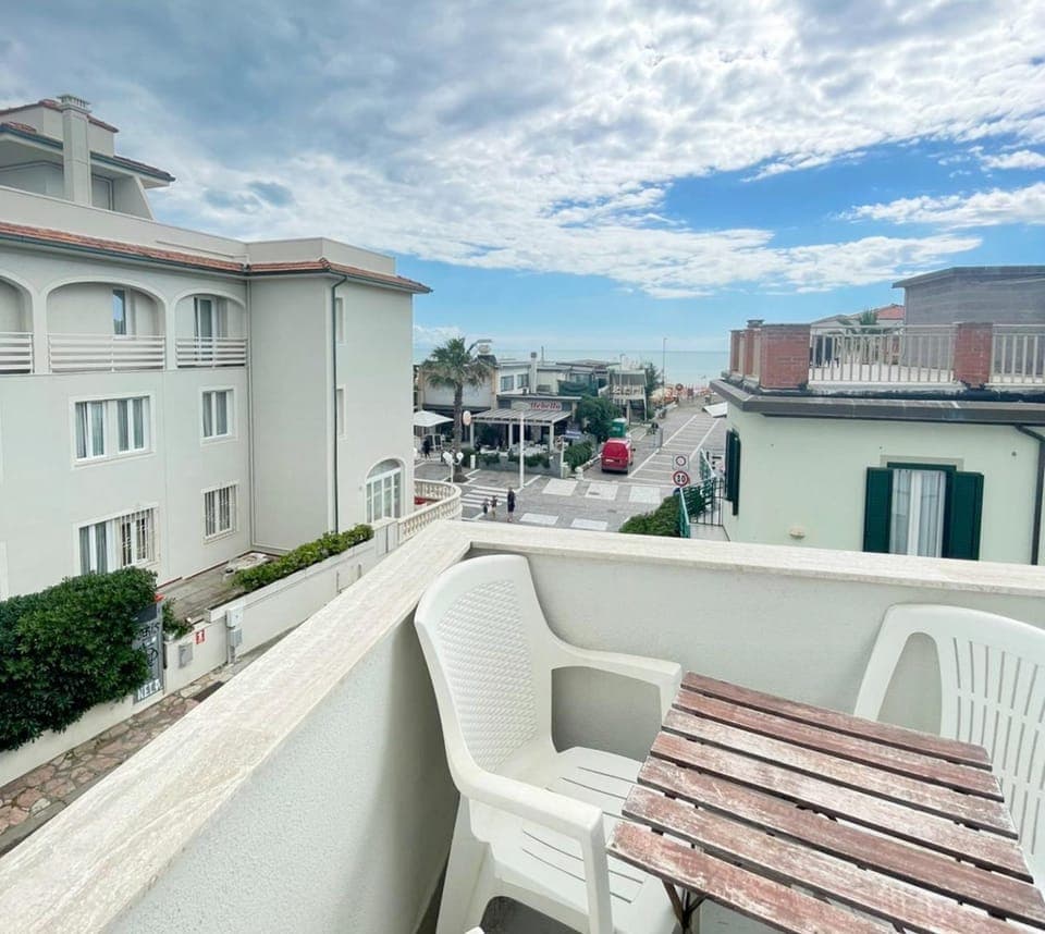 Neighbourhood, View (from property/room), Balcony/Terrace, City view, Sea view, Sea view, Street view, Location