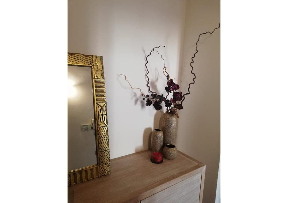 Facade/entrance, Decorative detail