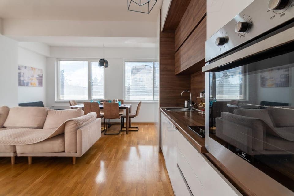 Kitchen or kitchenette, Seating area, Dining area