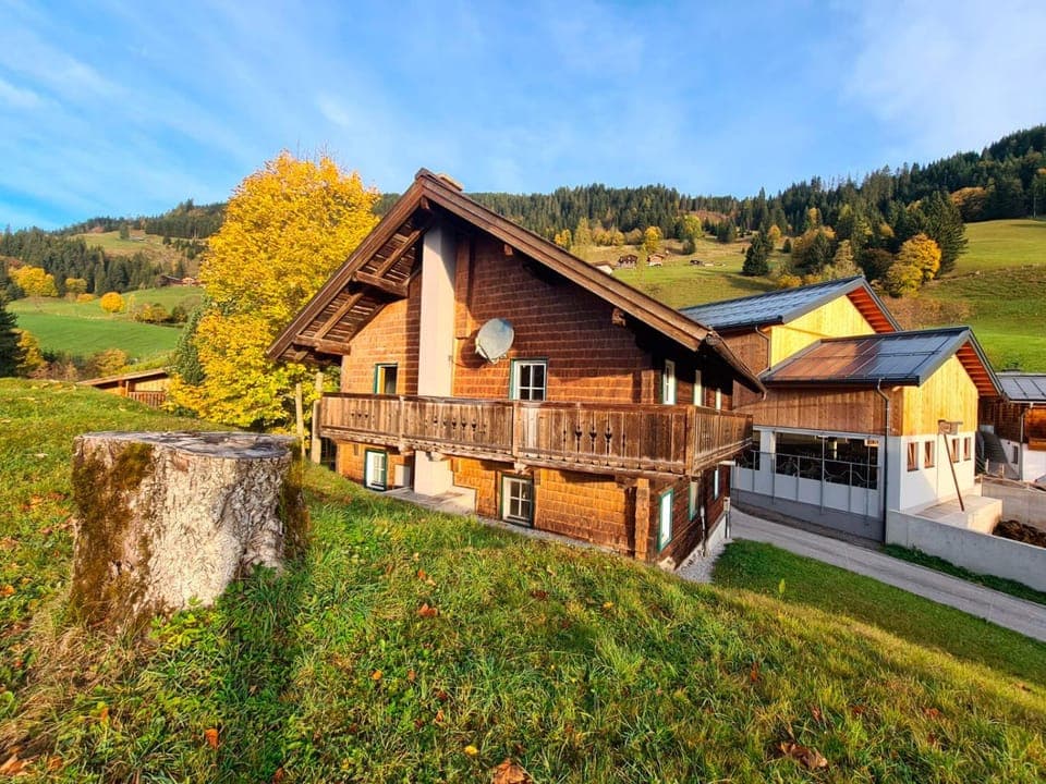 Property building, Spring, Day, Natural landscape, Mountain view