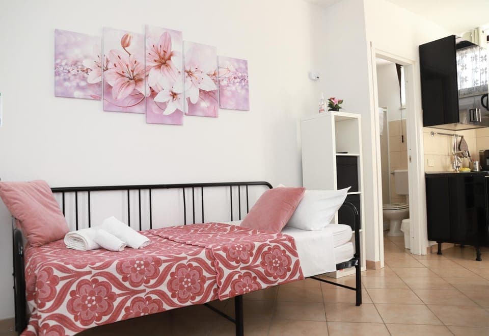 Bed, Living room, Dining area