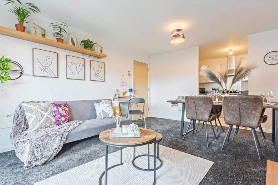 Living room, Seating area, Dining area