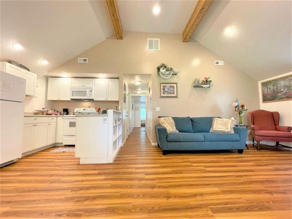 Kitchen or kitchenette, Living room, Seating area