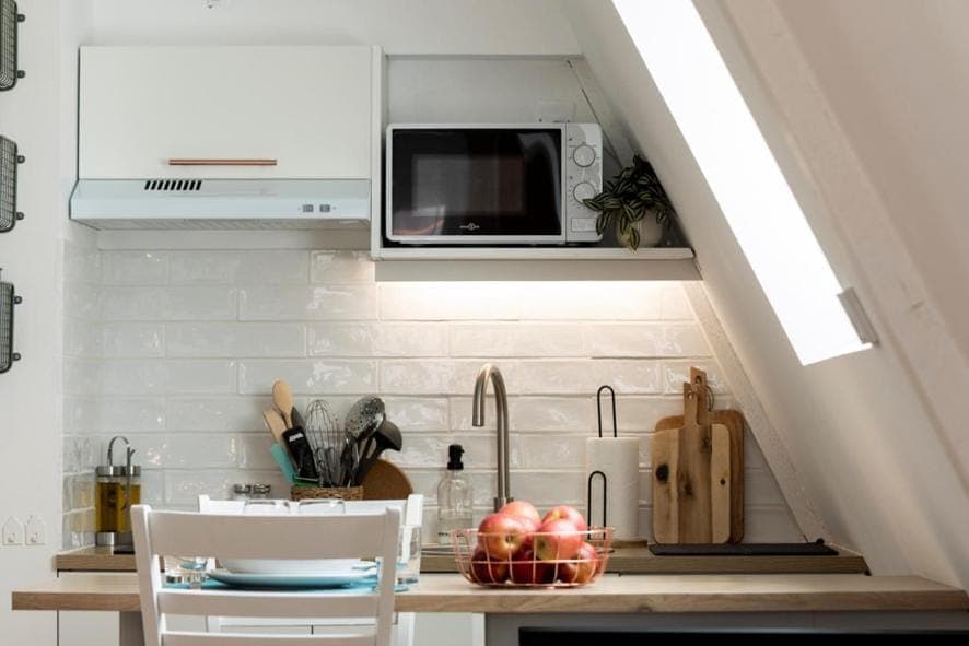 Kitchen or kitchenette, stove