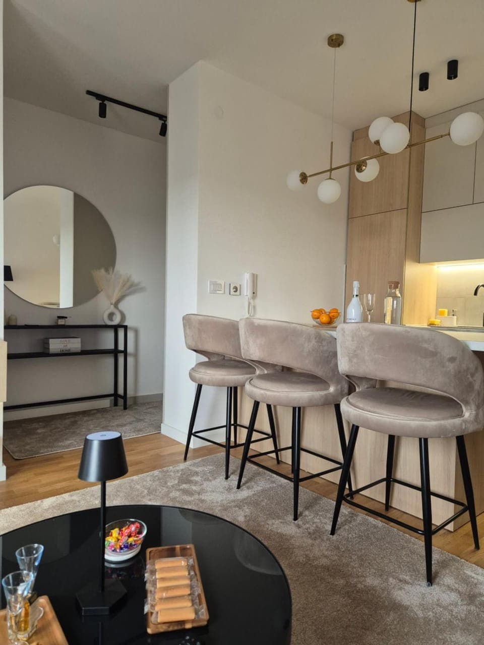 Seating area, Dining area