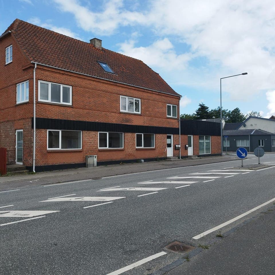 Property building, Street view