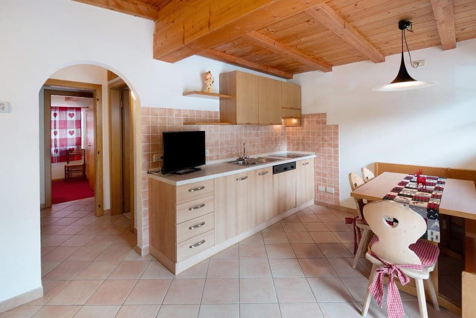 Property building, Kitchen or kitchenette, Living room