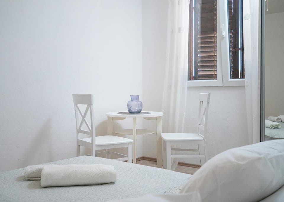 Bed, Bedroom, furniture, towels, wardrobe