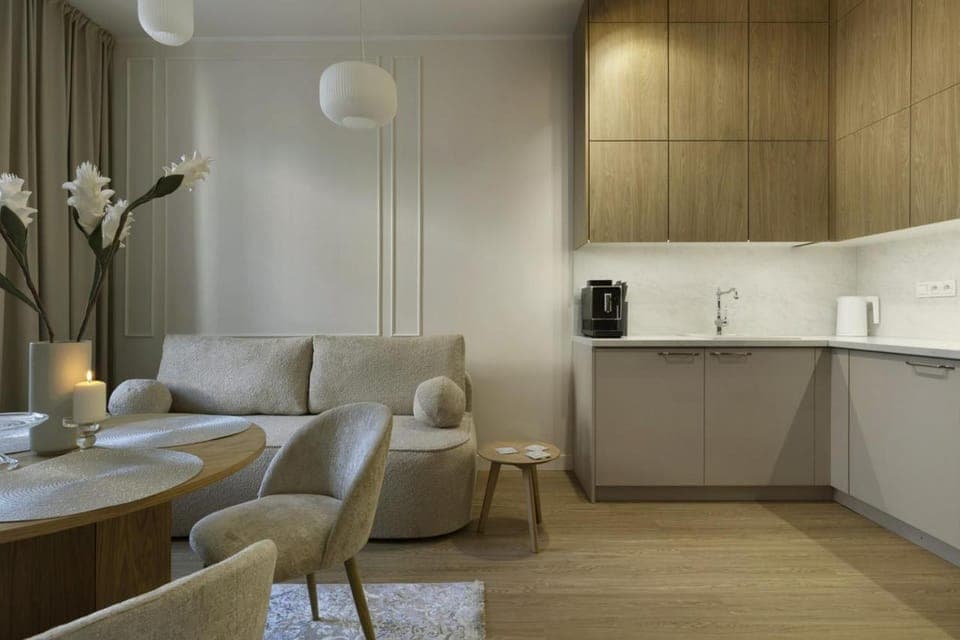 Kitchen or kitchenette, Living room, Seating area, Dining area