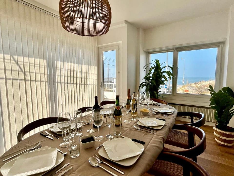 Natural landscape, Living room, Seating area, Dining area, Sea view