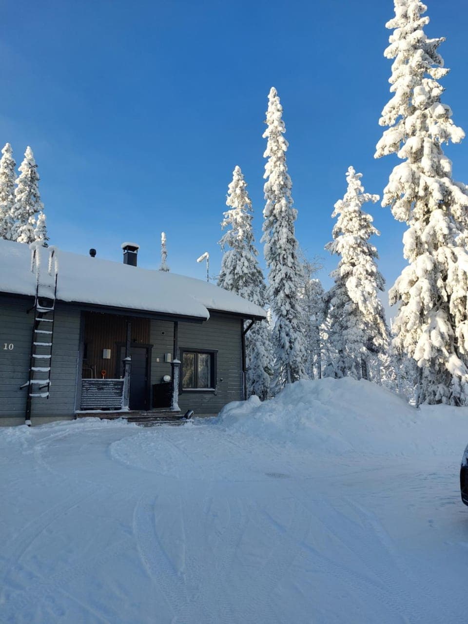 Property building, Natural landscape, Winter