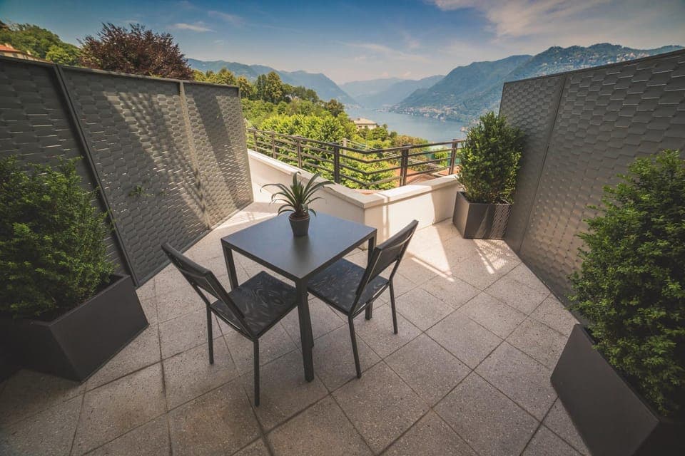 Balcony/Terrace, City view, Lake view, Mountain view