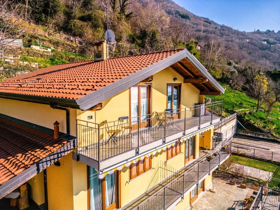 Property building, Balcony/Terrace