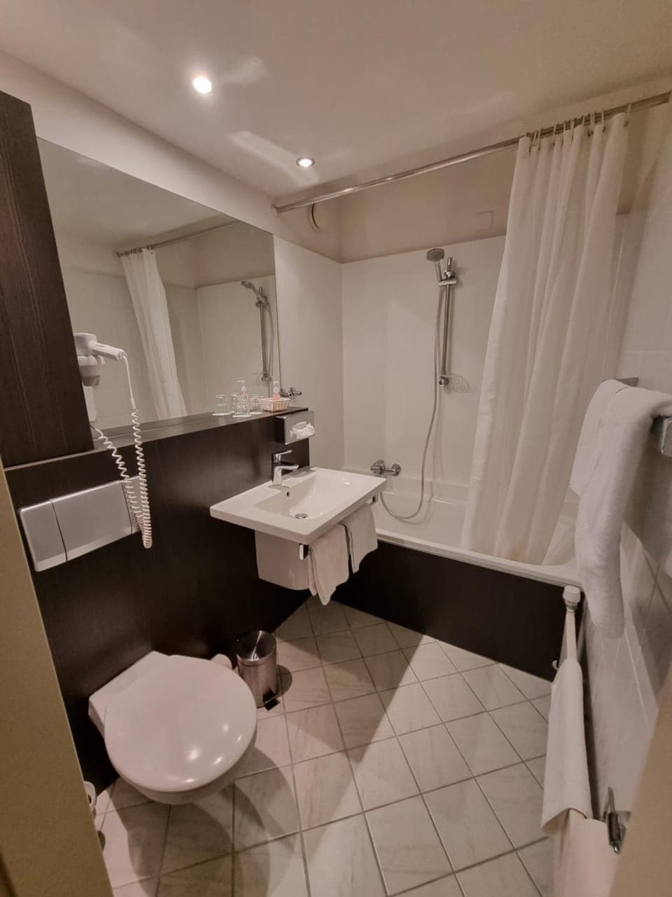 Shower, Toilet, Bathroom, Bath