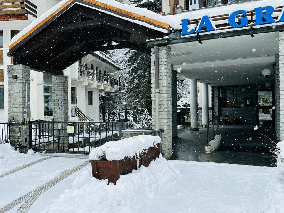 Property building, Winter