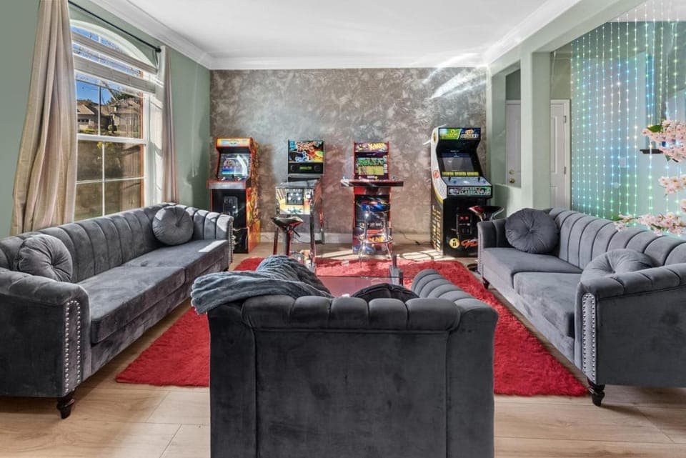 Game Room, Living room, Seating area