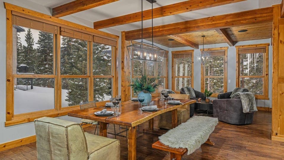 Starlit Pines Lodge House in Blue River