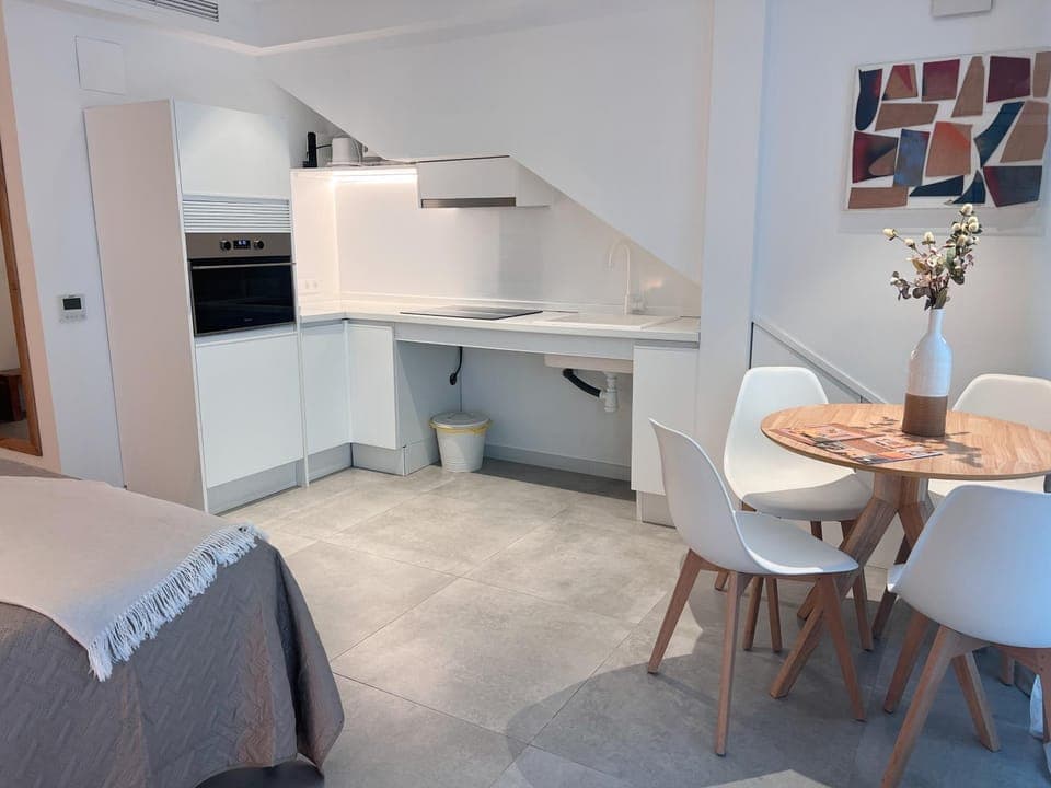 Kitchen or kitchenette, Facility for disabled guests