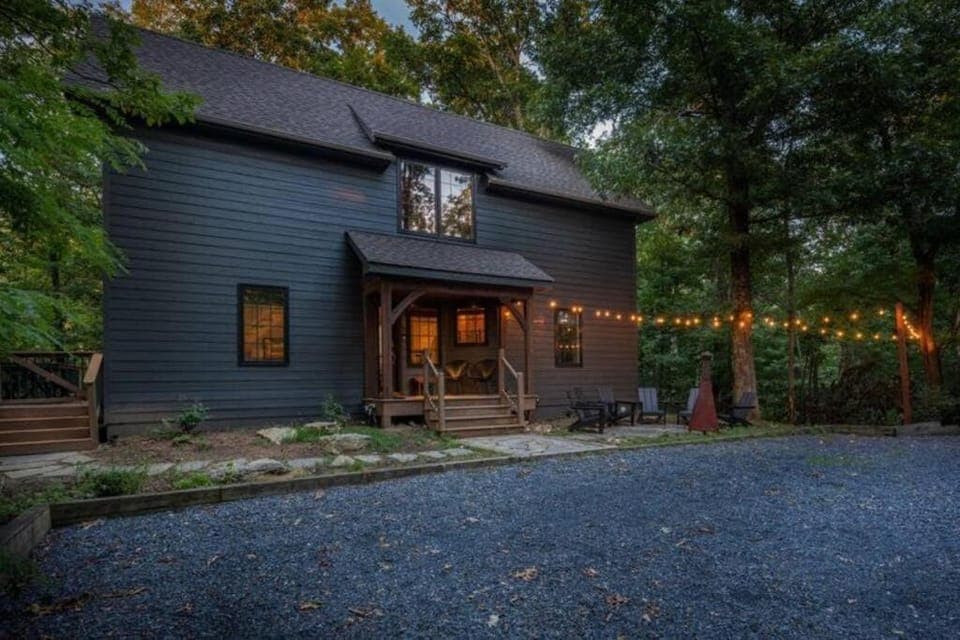 Adventure Awaits - Family Home House in Massies Mill