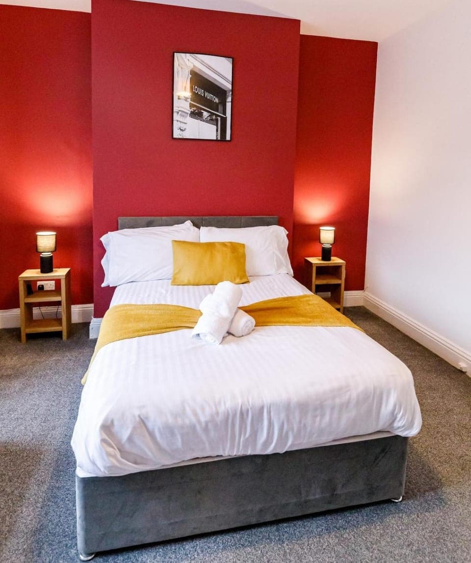 Bed, Photo of the whole room, Bedroom