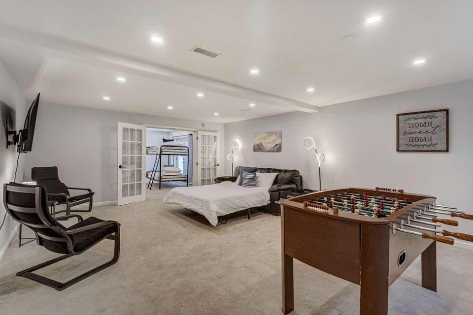 Parkside Haven Hot Tub Foosball & Family Fun House in Monument
