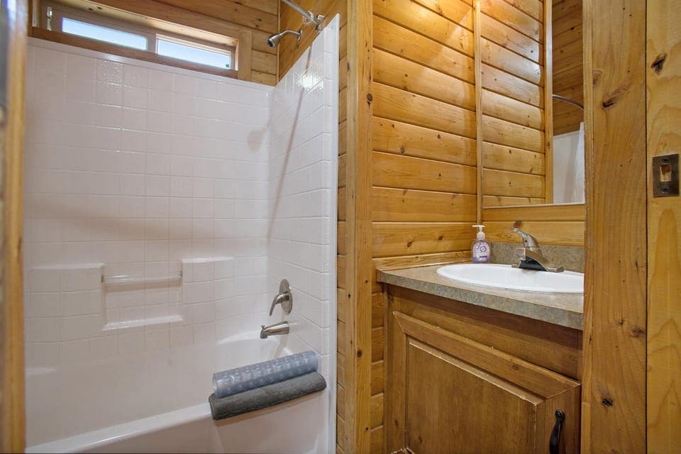 Shower, Bathroom, Bath, towels