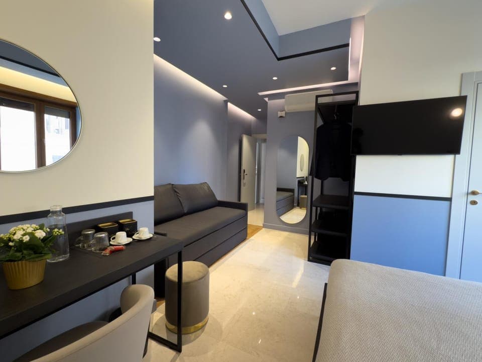 TV and multimedia, Seating area, minibar