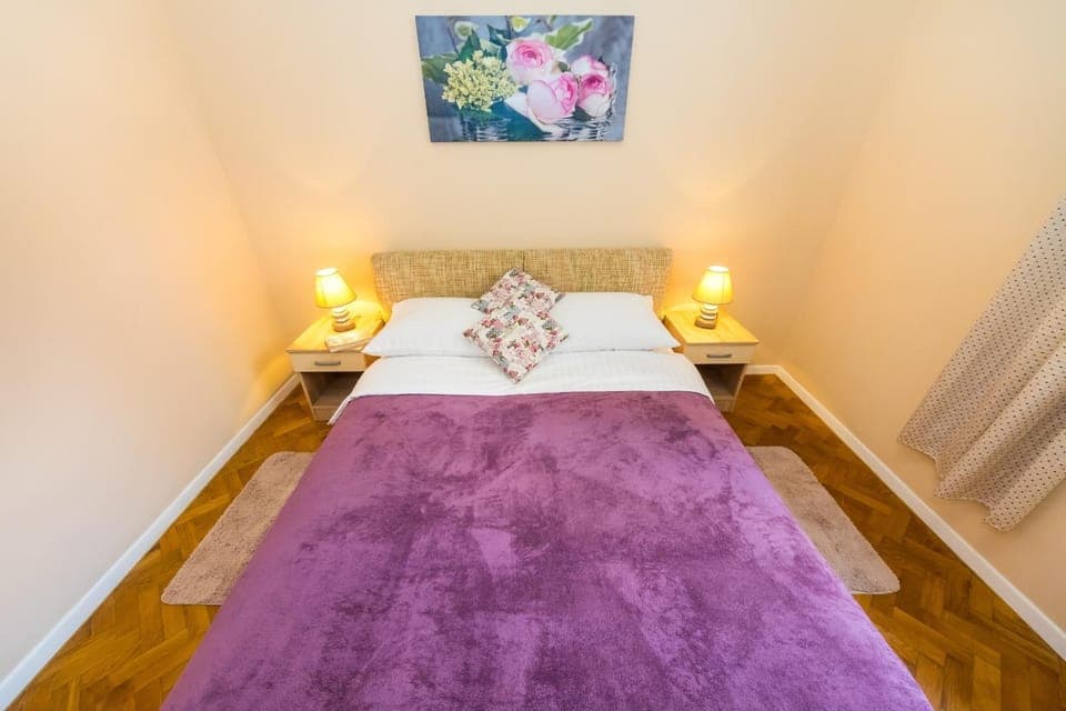 Photo of the whole room, Decorative detail, Bedroom