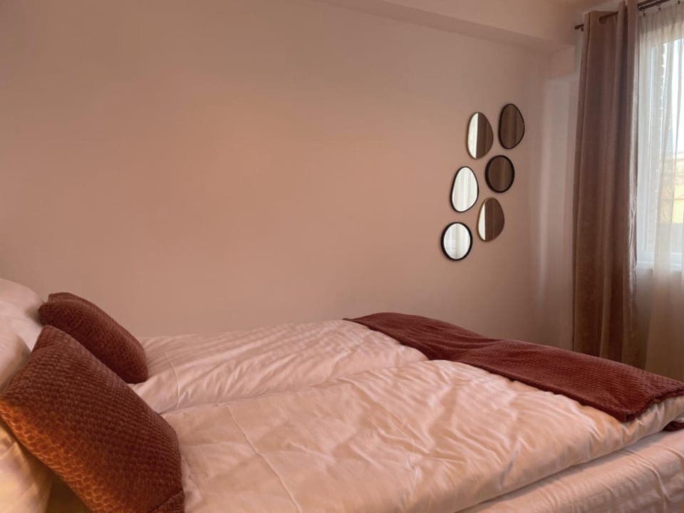 Bed, Decorative detail, Bedroom