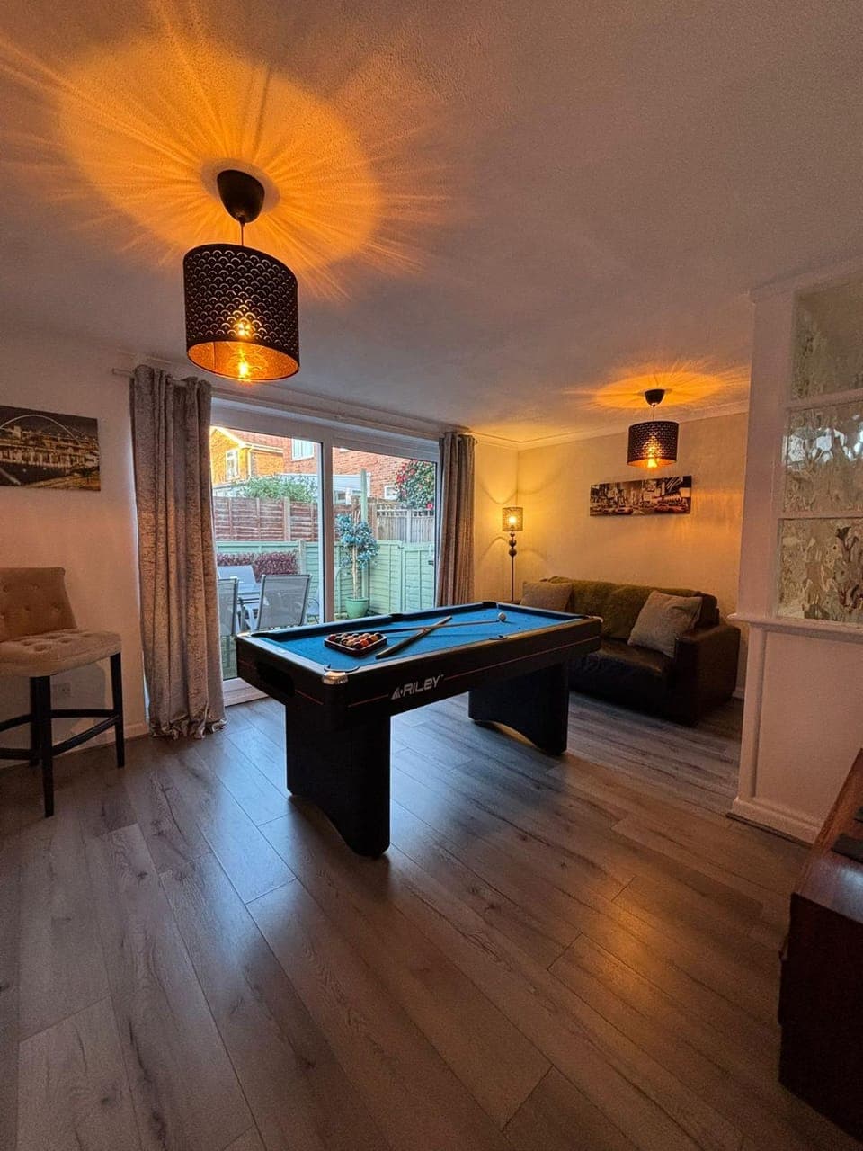 Game Room, Seating area