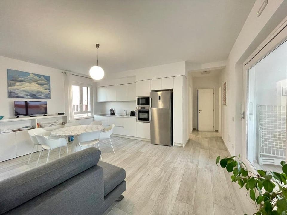 Kitchen or kitchenette, Living room, Dining area, oven, stove