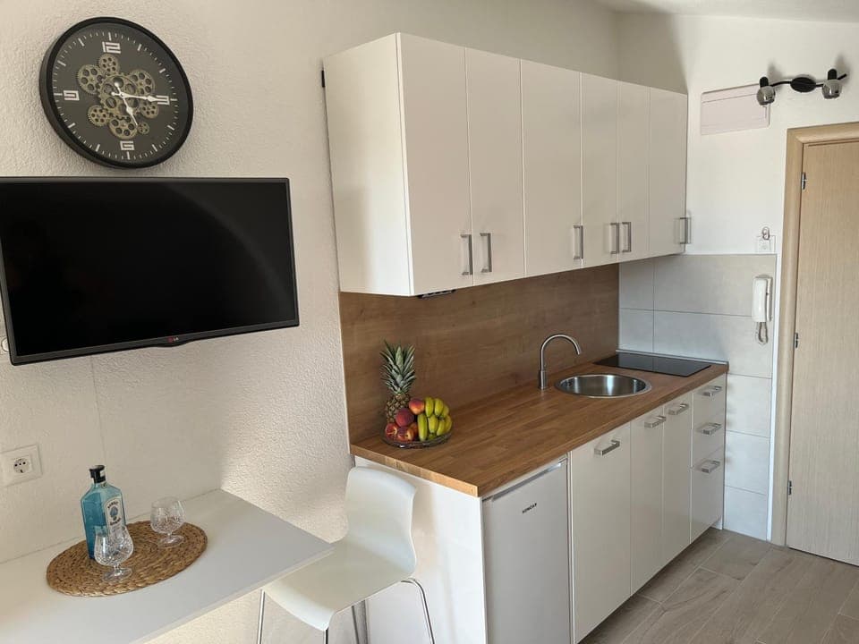 TV and multimedia, Kitchen or kitchenette